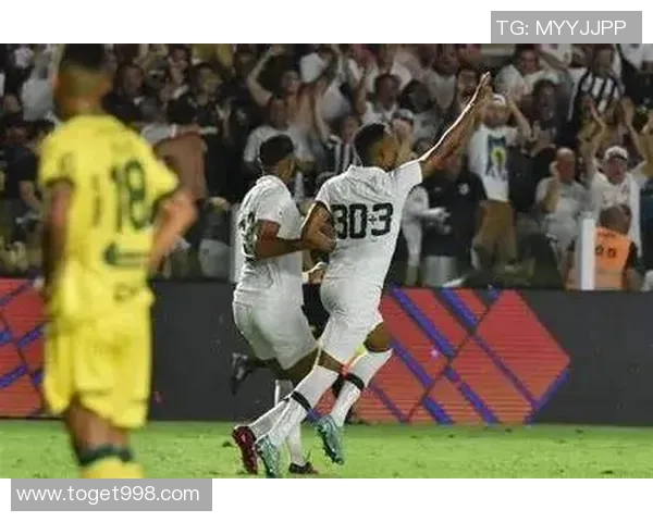 桑托斯拉主场迎战阿特拉斯期待精彩对决与激烈竞争 桑托斯拉主场迎战阿特拉斯期待精彩对决与激烈竞争