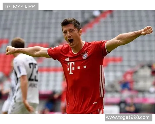 莱万重返旧主球场遭拜仁球迷嘘声四起引发热议