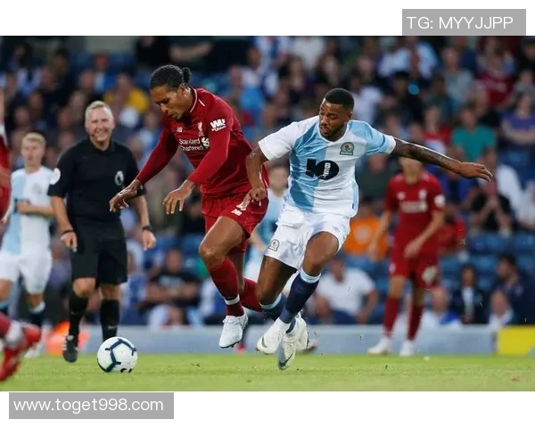 西布朗与史云斯激战正酣谁将赢得这场英冠对决的胜利